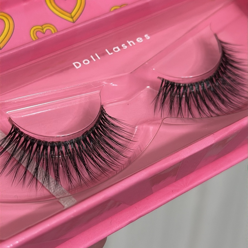 NIB🎉 Barbie x Colourpop Doll Lashes Faux Falsies - Picture 4 of 4